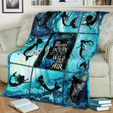 Mermaid Blanket She dreams of the ocean blanket