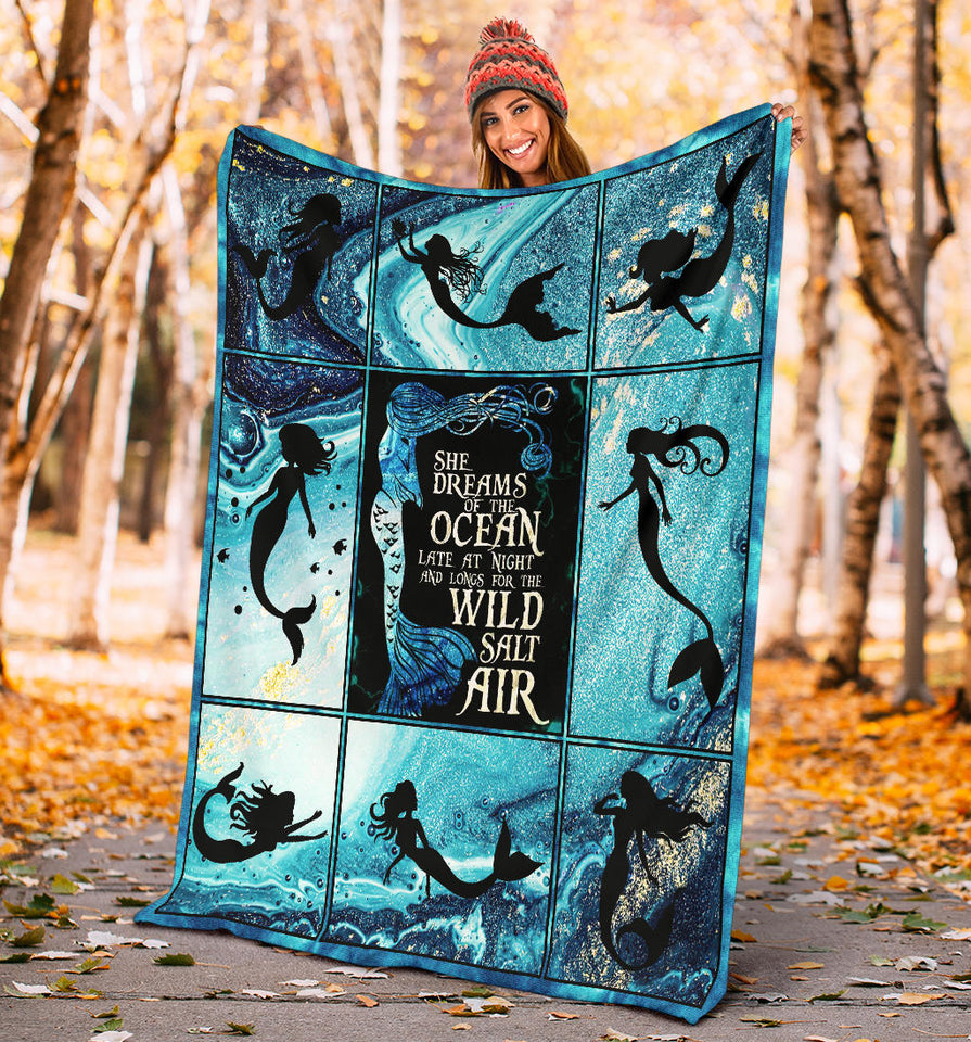 Mermaid Blanket She dreams of the ocean blanket