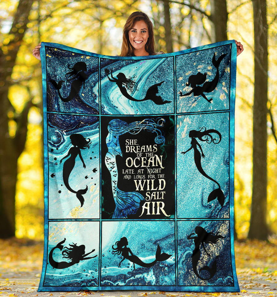 Mermaid Blanket She dreams of the ocean blanket